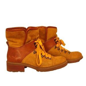 Frye & Co. Women's Leather & Suede Hiking Boot approximate size 7.5